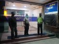 Polsek Pabean Cantikan Pantau Keamanan Kantor Bank Melalui Patroli Malam