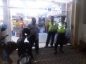 Antisipasi Kriminalitas, Polsek Pabean Cantikan Rutin Patroli Malam ke Mini Market