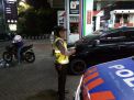 Polsek Pabean Cantikan Patroli Malam di SPBU, Sampaikan Pesan Waspada 3C