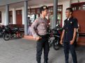 Satsabhara Polres Tanjung Perak Patroli Gereja, Sampaikan Pesan Waspada Orang Tak Dikenal