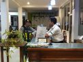 Satsabhara Polres Tanjung Perak Gelar Patroli Malam di Hotel-Hotel