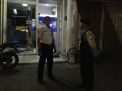 Jaga Keamanan Kantor Bank, Satsabhara Polres Tanjung Perak Lakukan Patroli Malam