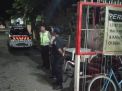 Polsek Kenjeran Gelar Patroli Malam di Pemukiman, Antisipasi Kriminalitas 3C