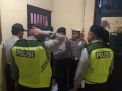 Cegah Penyelundupan Narkoba, Polsek Semampir Lakukan Pengecekan Tahanan