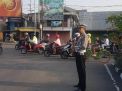 Cegah Kemacetan, Unit Lantas Polsek Krembangan Gelar Pengaturan Pagi