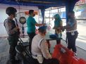 Polres Tanjung Perak Periksa Suhu Badan Tamu & Personil, Cegah Masuknya Virus Corona