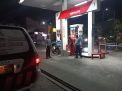 Polsek Kenjeran Gelar Patroli Malam di SPBU, Sampaikan Himbauan Waspada Jambret