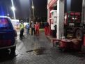 Polsek Asemrowo Lakukan Patroli Malam di SPBU Dupak Rukun, Cegah Aksi Kriminalitas