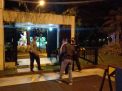Polsek Kenjeran Gelar Patroli Malam di Pemukiman, Ingatkan Untuk Waspada Orang Tak Dikenal
