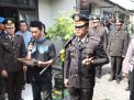 Kapolres Tanjung Perak Pimpin Upacara Pemakaman Anggota