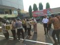 Kapolres Tanjung Perak Pimpin Apel Pagi Diikuti Pembagian Parcel Lebaran Untuk Personil Polri & ASN