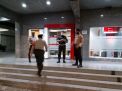 Gelar Patroli Malam di Kantor Bank, Personil Polsek Pabean Cantikan Waspadai Aksi Kriminalitas Jalanan