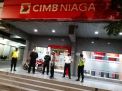 Polsek Pabean Cantikan Gelar Patroli Malam di Kantor Bank, Sampaikan Pesan Waspada Orang Tak Dikenal