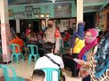 Personil Polsek Semampir & Satpol PP Lakukan Pengamanan Vaksinasi di Wonokusumo