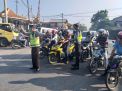 Unit Lantas Polsek Asemrowo Lakukan Pengaturan Pagi Sambil Sosialisasi Operasi Patuh Semeru 2019
