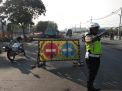 Atur Lalu Lintas Pagi, Satlantas Polres Tanjung Perak Berikan Pelayanan Kepada Masyarakat
