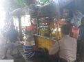 Babinkamtibmas Bongkaran Sampaikan Waspada 3C Ke Pengunjung Warung
