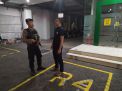 Satsabhara Polres Tanjung Perak Pantau Keamanan di Kantor Bank Lewat Kegiatan Patroli