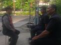 Babinkamtibmas Bongkaran Sampaikan Pesan Kamtibmas Ke Sekuriti Gereja