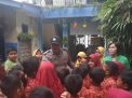 Babinkamtibmas Krembangan Utara Gelar Rabu Narsis, Sampaikan Nasehat Rajin Belajar