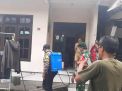 Babinkamtibmas Krembangan Utara Lakukan Penyemprotan Antiseptic, Cegah Penyebaran Virus Corona