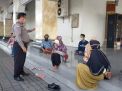 Babinkamtibmas Polsek Semampir Sambang Peziarah Ampel, Sosialisasi Pencegahan Virus Corona