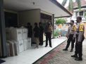 Kapolsek Pabean Cantikan Pantau Persiapan Distribusi Kotak Suara Ke TPS
