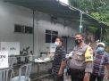 Babinkamtibmas Krembangan Utara Pantau Pelaksanaan Pemungutan Suara di TPS 01 Jalan Pesapen Lor