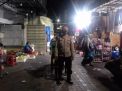 Personil Polsek Semampir Ingatkan Pengunjung Ampel Untuk Selalu Patuh Prokes & Waspada Menjaga Barang-Barang Berharga