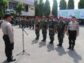 Kabag Ops  Polres Tanjung Perak Pimpin Apel Personil Gabungan PAM Posko Pemilu