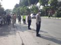 Kanit Lantas Polsek Asemrowo Pimpin Operasi Masker Bersama Instansi Samping di Jalan Dupak Rukun