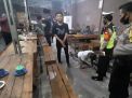 Polsek Asemrowo Gelar Operasi Penertiban Masker Bersama Satpol PP di Warkop & Cafe