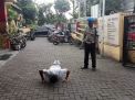 Disiplinkan Masyarakat, Polsek Asemrowo Rutin Gelar Operasi Penertiban Masker Bersama Koramil & Satpol PP