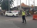 Unit Lantas Polsek Asemrowo Lakukan Pengaturan Rutin di Pagi Hari, Beri Pelayanan Masyarakat