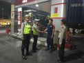 Polsek Asemrowo Gelar Patroli Malam di SPBU, Berikan Pesan Waspada 3C
