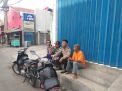Babinkamtibmas Bongkaran Sambang Warga Slompretan, Sampaikan Program SPKT Door To Door