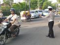 Unit Lantas Polsek Asemrowo Gelar Pengaturan Pagi, Bantu Keberangkatan Anak Sekolah