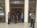 Polsek Kenjeran Lakukan Pengamanan Kebaktian Minggu di Gereja Santo Marinus