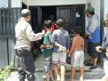 Babinkamtibmas Kenjeran Lakukan Penyemprotan Antiseptic Bersama Satpol PP di Pemukiman