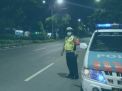Polsek Krembangan Gelar Patroli Mobile di Jalan Demak, Antisipasi Kriminalitas & Balap Liar