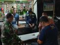Sambang Pemukiman, Babinkamtibmas Perak Utara Sampaikan Waspada Penyebaran Covid-19 Dari Orang-Orang Yang Baru Pulang Mudik
