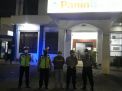 Polsek Asemrowo Gelar Patroli Malam di Kantor Bank, Titip Himbauan Waspada Orang Tak Dikenal