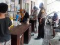 Babinkamtibmas Krembangan Utara Lakukan Pengamanan Vaksinasi di Kantor Kelurahan