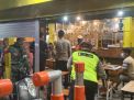 Polsek Asemrowo Bersama Instansi Samping Lakukan Operasi Penerapan PPKM di Warung-Warung