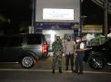 Malam Hari, Wakapolda Jatim dan Unsur Forkopimda Jatim Tinjau Pos Pengendalian Covid 19 Polrestabes Surabaya