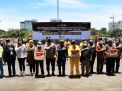 Kunker Reses Komisi III DPR RI di Mapolda Jatim, Lepas 77 Mobil Vaksinasi dan Berikan 2 Ribu Paket Sembako Bagi Warga Terdampak Covid-19