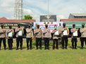 Dengan Uang Pribadi, Bhabinkamtibmas yang membantu Bedah Rumah Terima Reward Kapolresta Mojokerto