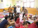 Komisi lll DPR RI Berikan Bansos di Tempat Pengungsian