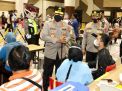 Cek Vaksinasi Massal di Tunjungan Plaza*, *Kapolda Jatim: capaian vaksinasi di seluruh Madura hampir 70%
