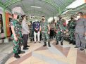 Pangdam V Brawijaya dan Kapolda Jatim Dampingi Panglima TNI Mengecek Pelaksanaan Karantina Terpusat PPLN di Jatim